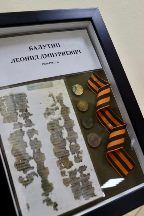 Медальон и личные вещи деда ей передали в День неизвестного солдата | Источник: Отряд «Высота-76» / Vk.com