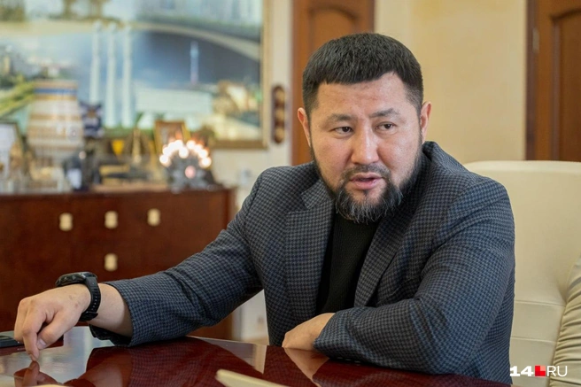 Мэр довольно рано стал отцом | Источник: Олег Федоров / 14.RU