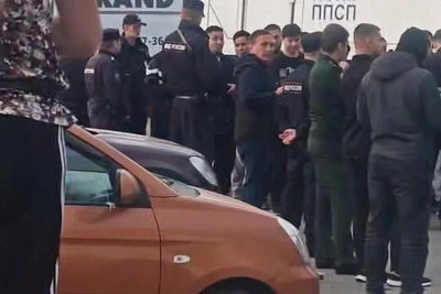 Силовики в масках провели облаву в Екатеринбурге