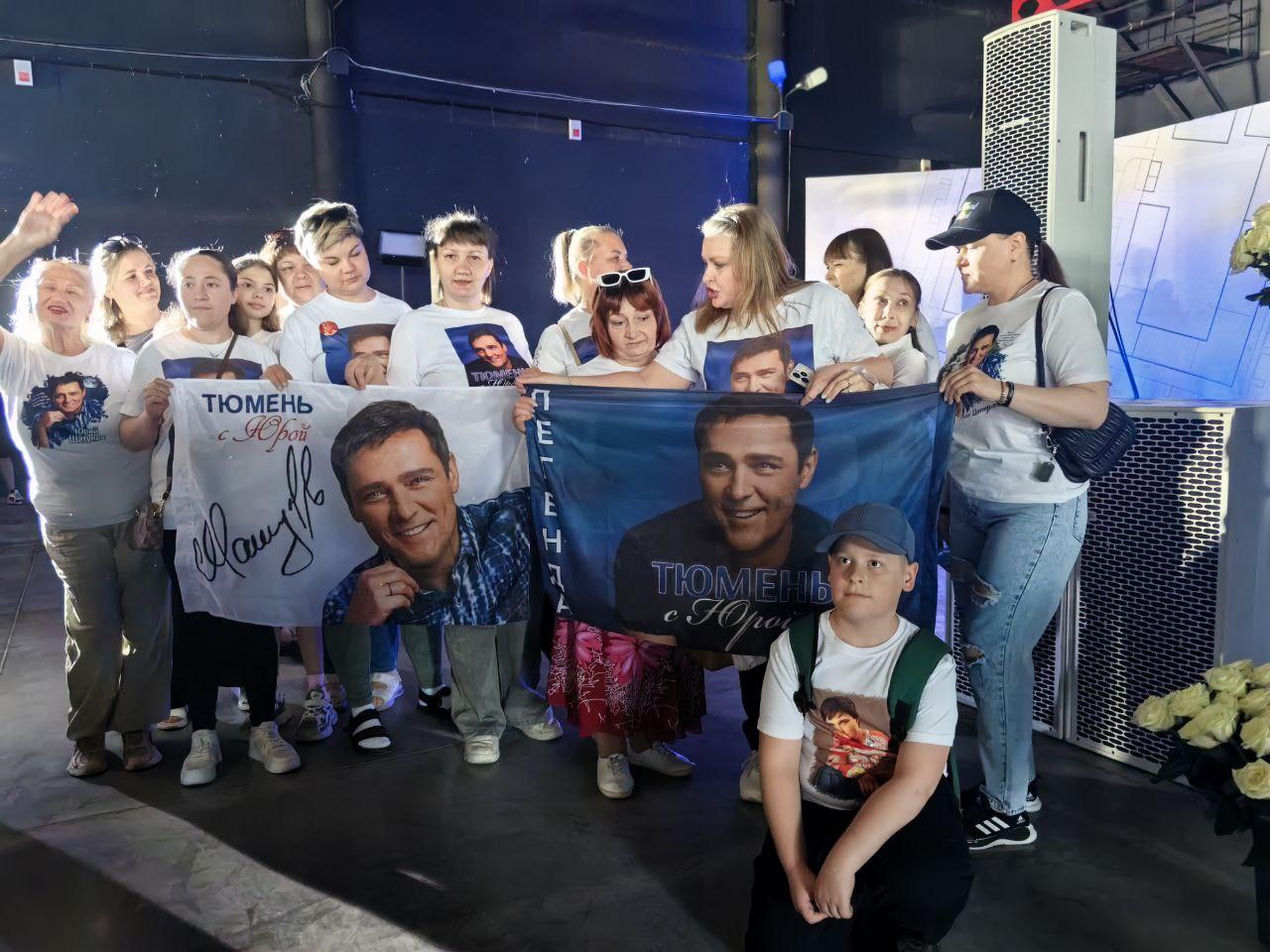В Тюмени открыли сквер имени Юры Шатунова — репортаж с праздника