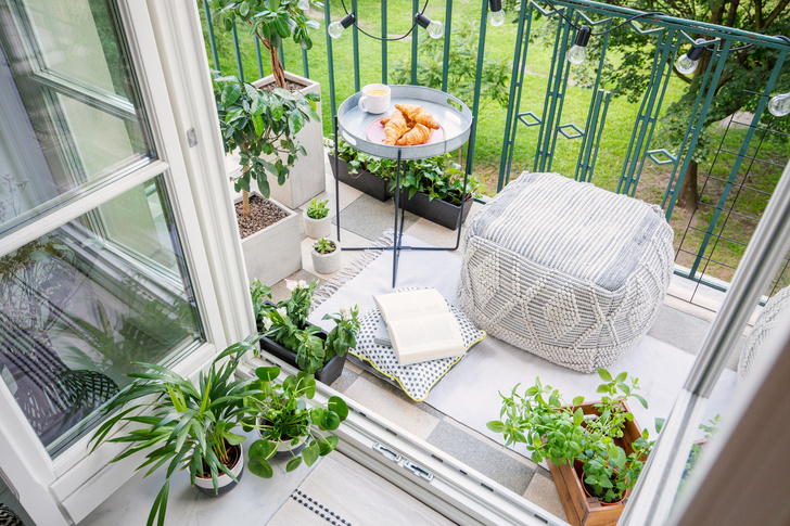 Готовые схемы: как превратить балкон в крутое место для летнего отдыха