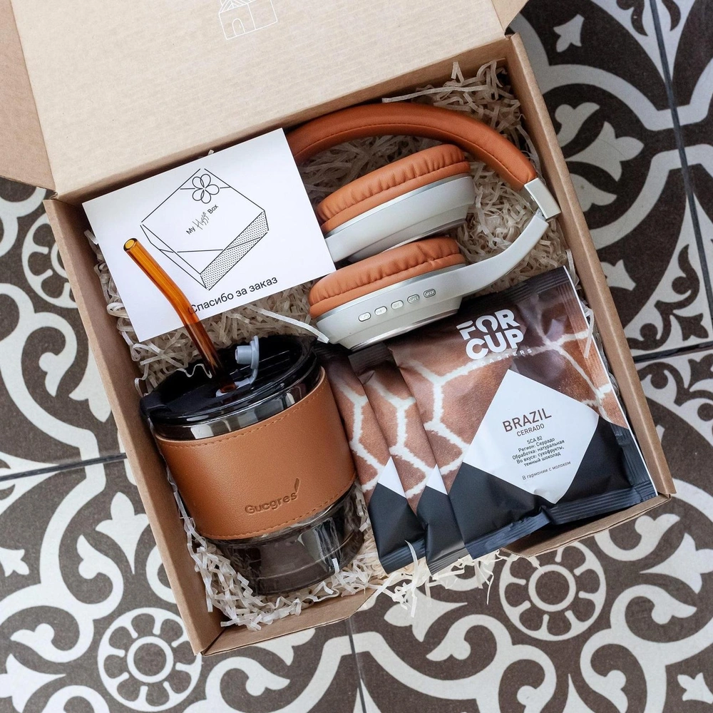 Подарочный набор My Hygge Box, универмаги «Стокманн», www.stockmann.ru | Источник: stockmann.ru