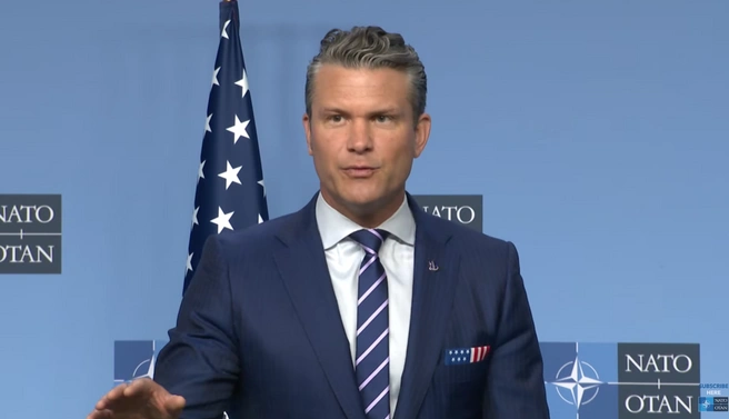 «Мир через силу». Глава Пентагона пригрозил издержками для России, если украинский конфликт не решится вскоре | Источник: NATO News / YouTube