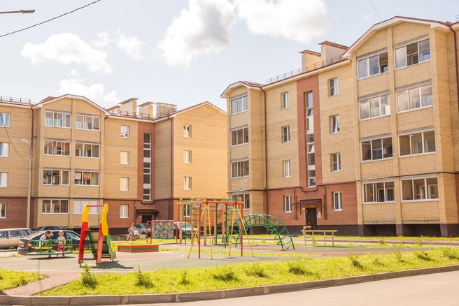 В Ярославской области облагораживаются дворы, детские и спортивные площадки, а также места для выгула собак | Источник: Мамонтова Александра