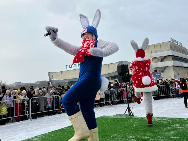 Зайчики на лужайке были бодры  | Источник: Администрация Тольятти