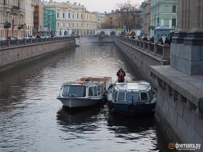 Концепцией по воде. Смольный решил установить единые правила для экскурсий по рекам и каналам | Источник: Огнев Михаил / «Фонтанка.ру»