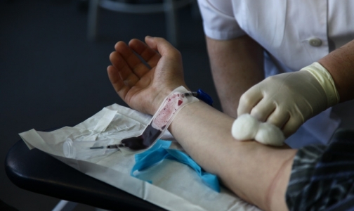 В центре Петербурга проверят кровь добровольцев на ВИЧ