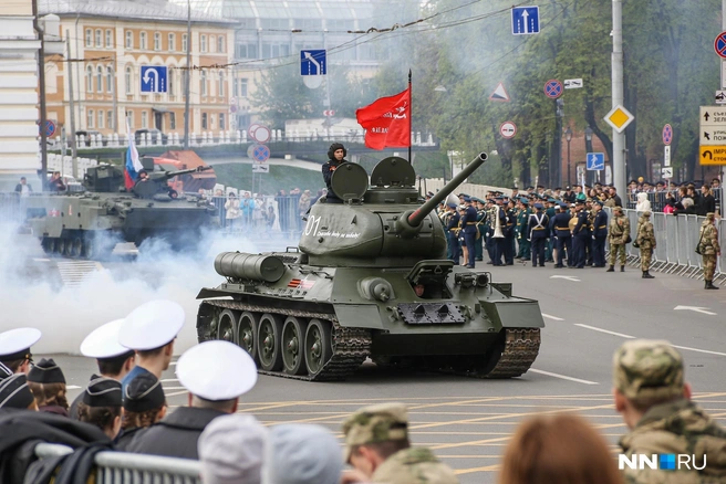 Парад на площади Минина и Пожарского начнется в 9:50 | Источник: Наталья Бурухина / NN.RU