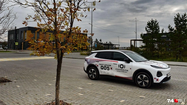 Небольшой кроссовер Changan Qiyuan Q05 не поставляется в Россию официально, но спрос на него все равно оказался неожиданно высоким | Источник: Артем Краснов