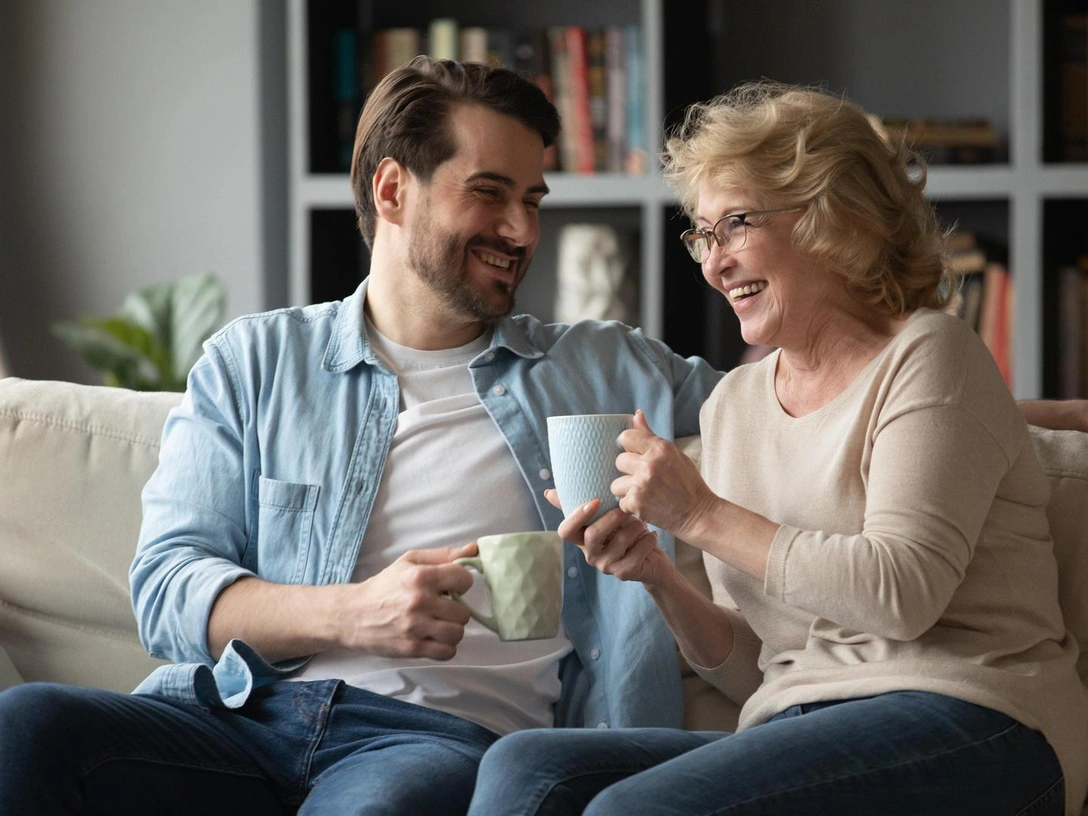 Губят жизнь: как мамы превращают сыновей в «маменькиных сыночков» | marieclaire.ru