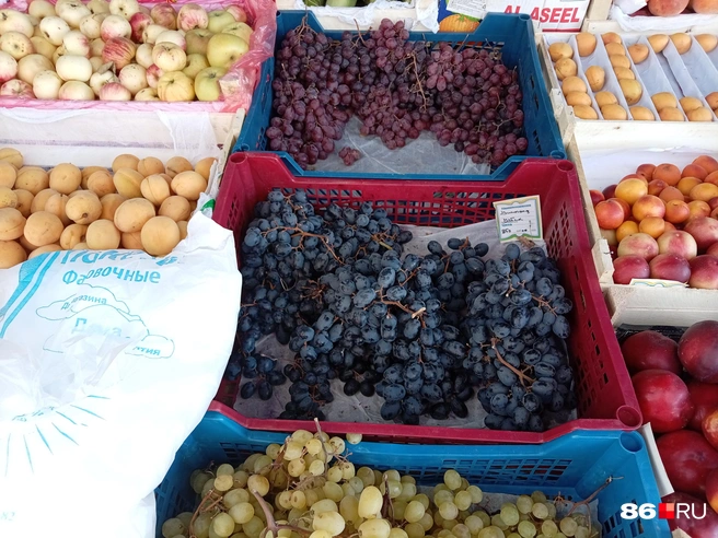 Виноград стоит 850 рублей за килограмм, но он вкуснее магазинного | Источник: Мария Гришкина / 86.RU