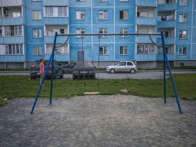 Детская площадка на улице Большевистской в Новосибирске, где произошел инцидент. | Источник: Татьяна Фатеева / NGS.RU