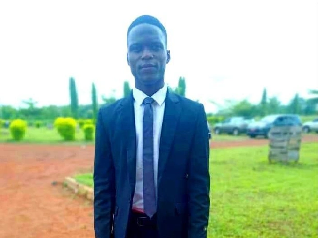 Однако перед учебой он целый год изучал русский язык | Источник: Арнольд Бодунрин Аффокпе