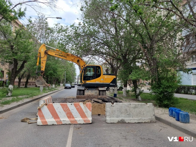 В «Концессиях» обещали восстановить благоустройство, но после ремонта сетей | Источник: Константин Завриков / V1.RU