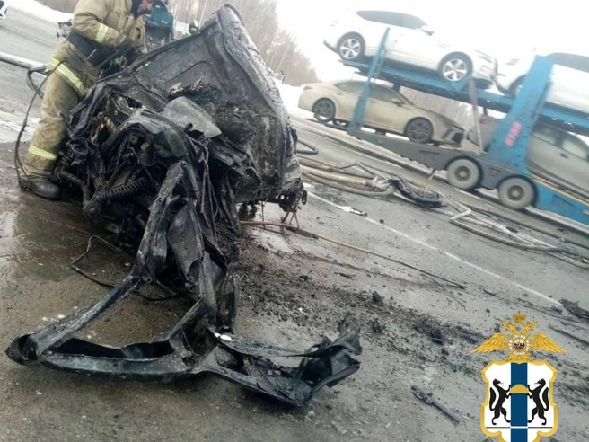 Водитель одного из грузовиков погиб | Источник: Пресс-служба ГУ МВД России по Новосибирской области