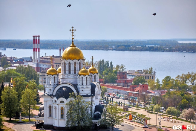 Самарская ГРЭС и Георгиевская церковь | Источник: Роман Данилкин / 63.RU