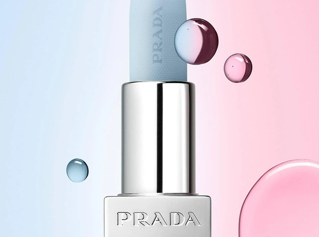 Бальзам для губ голубого цвета? С Prada Beauty возможно все
