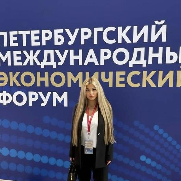 Источник: @lubimovalena 