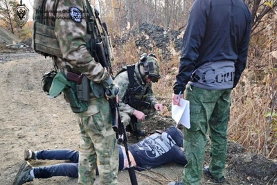 Силовики и ФСБ провели спецоперацию по задержанию золотодобытчика