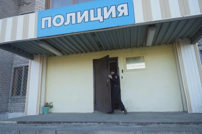 В Артеме неизвестные избили несовершеннолетнюю девочку