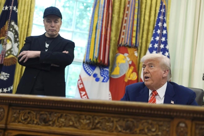 Маск и Трамп несколько часов публично кидались обвинениями | Источник: AP Photo/Evan Vucci)