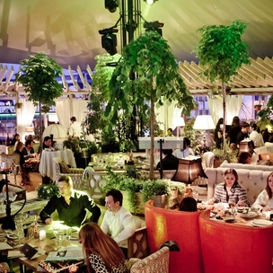 Ресторан Shakti Terrace открывает летнюю веранду