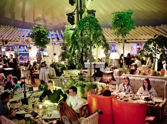 Ресторан Shakti Terrace открывает летнюю веранду