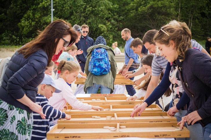 Индия — крикет, Австрия — бросок копья: во что играют дети в разных странах | Источник: DianaDeluxe / Shutterstock.com