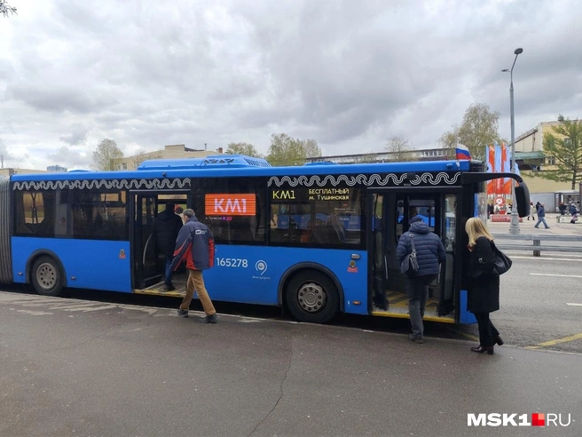 Автобусы на «Тушинской» | Источник: Игорь Мещанев / MSK1.RU
