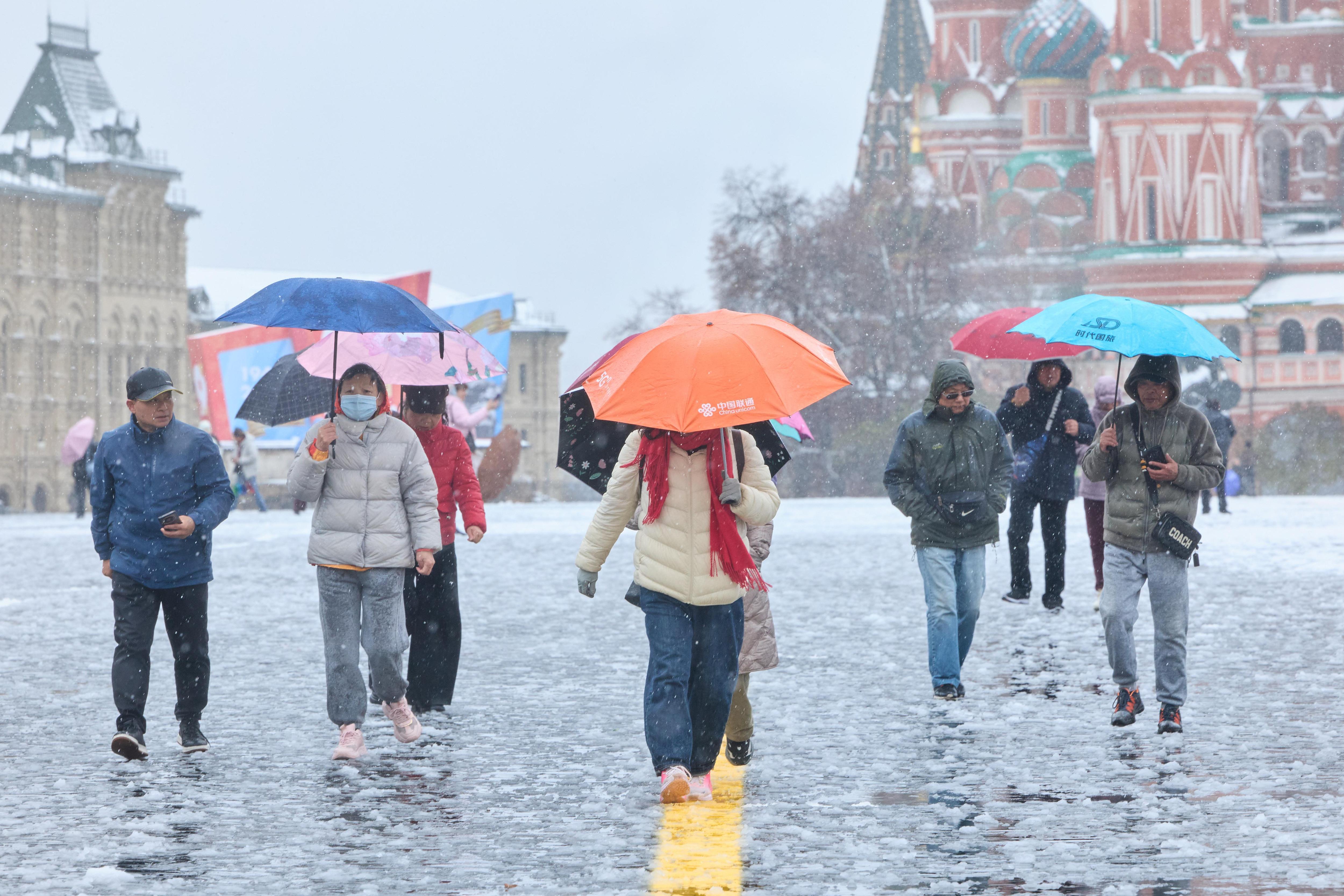 Москвичей предупредили о наступающих заморозках и снегопаде