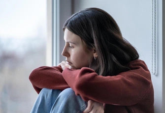 «Чувствую себя никак: с 13 лет эмоциональные качели, потом 3 года затворничества, сейчас вышла на работу и окончательно выгорела»