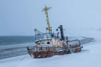 Трагедия в Териберке: почему люди решились на прогулку на катере, несмотря на смертельную опасность?