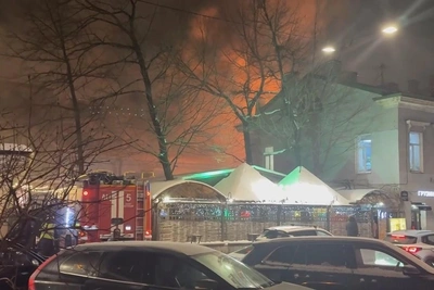 Пожар в кафе на улице Правды в центре Петербурга