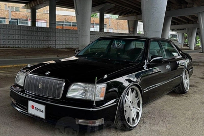 46-летняя Toyota Crown продается во Владивостоке