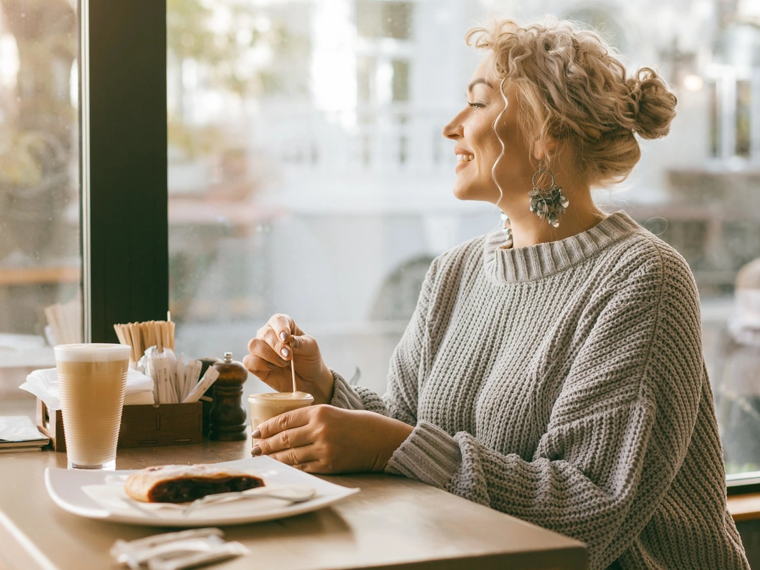 Правило №1: секретный трюк во время еды, который поможет похудеть во время менопаузы | marieclaire.ru