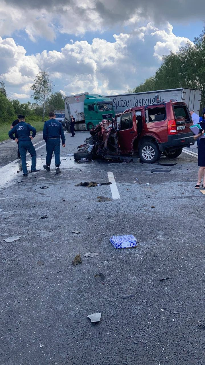 Восемь человек погибли и 21 пострадал в массовом ДТП в Рязанской области:  фото, видео, причина аварии - 18 июня 2024 - МСК1.ру