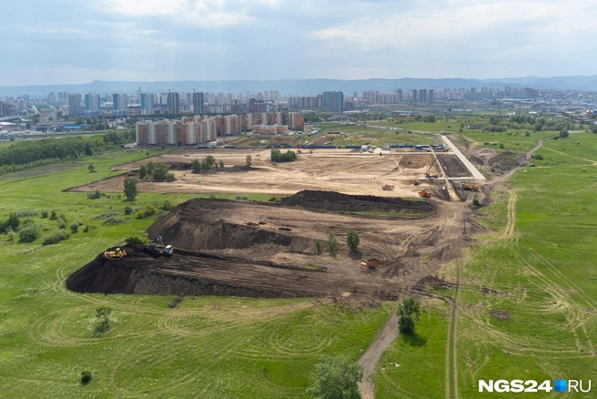 Городскую территорию по соседству потихоньку застраивают | Источник: Артем Ленц / NGS24.RU