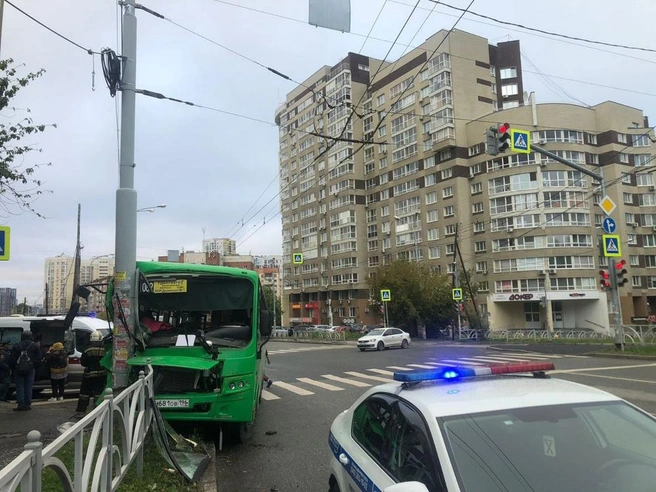 Из-за аварии с автобусом «Уралтрансгрупп» в Пионерском гаишники вызывали на ковер всех аварийных перевозчиков города | Источник: ГИБДД Екатеринбурга