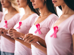 «Розовый свет»: Avon проводит обучающие вечеринки, направленные на борьбу с раком груди