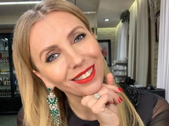 51-летняя Светлана Бондарчук ответила хейтерам, которые критикуют ее за откровенные снимки