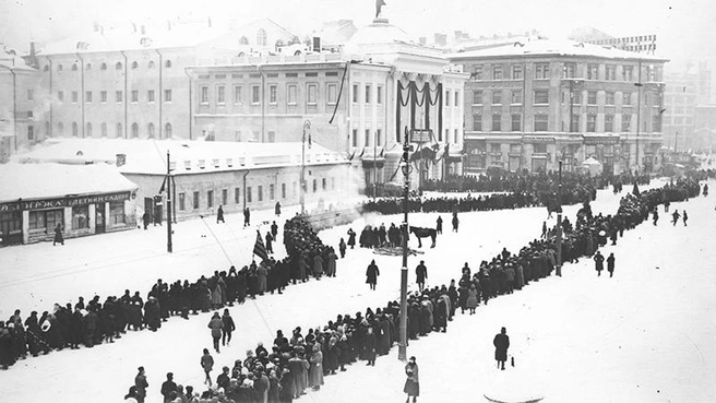 Прощание с Лениным в Доме Союзов | Источник: архив «Известий»