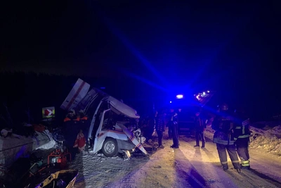 В Мурманской области спасатели пострадали в массовой аварии