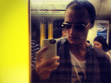 Алексей Воробьев прокатился на метро.