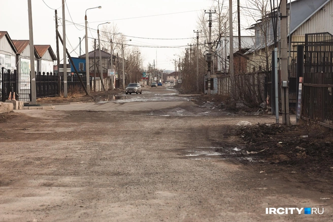 Челябинская оказалась совершенно не приспособленной для объезда. Водителям, которые вынуждены здесь проезжать, остается только посочувствовать | Источник: Даниил Конин / «ИрСити»