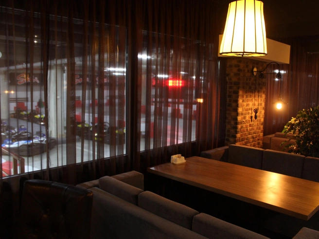 Комплекс Mishkin&Mishkin состоял из бара и картинг-центра. | Источник: Стас Соколов / NGS.RU