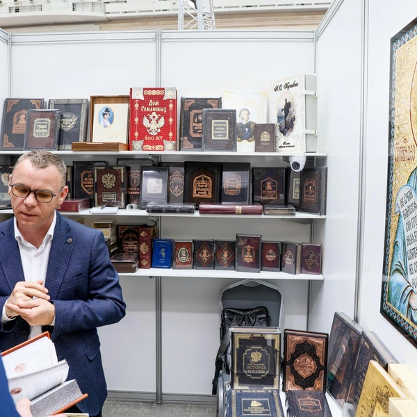 На выставке было много религиозной литературы | Источник: Артем Устюжанин / MSK1.RU
