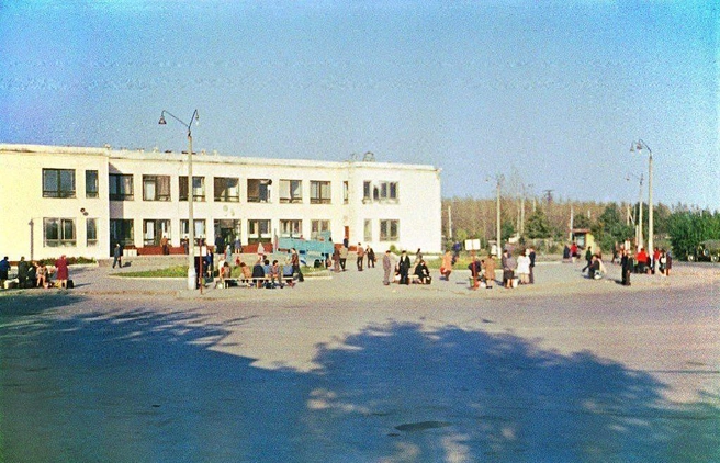 Так Центральный вокзал выглядел в 1976 году. В 2014-м здание обрело современный вид | Источник: Б.&nbsp;Н.&nbsp;Яхонтов (скан предоставил Борис Белоглазов)