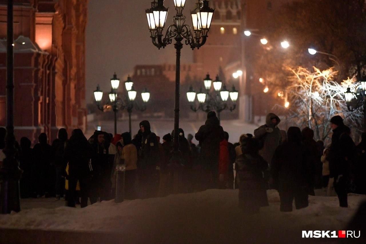 Перекрыли, чтоб не давился народ. Стоит ли встречать Новый год на Красной площади: реальные истории