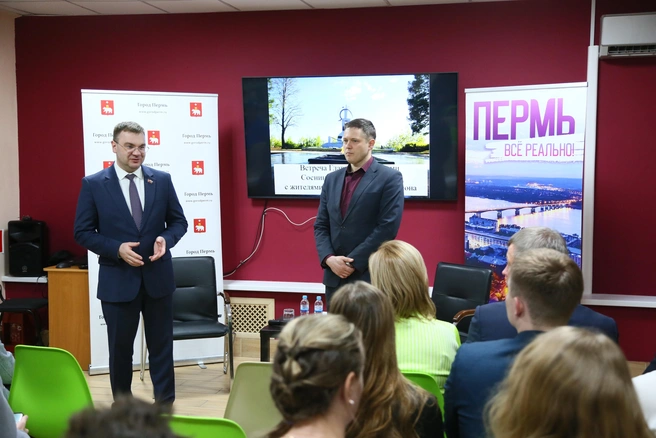 В ходе рабочей поездки глава города встретился с молодежью района | Источник: сайт администрации Перми