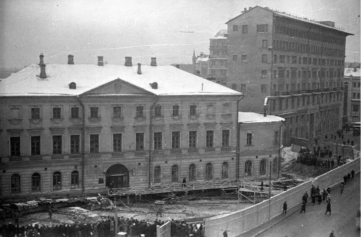 Дома-передвижники: 7 московских зданий, которые переехали на другое место